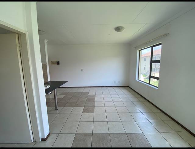 BEDROOM SECTIONAL TITLE FOR SALE IN PARKRAND